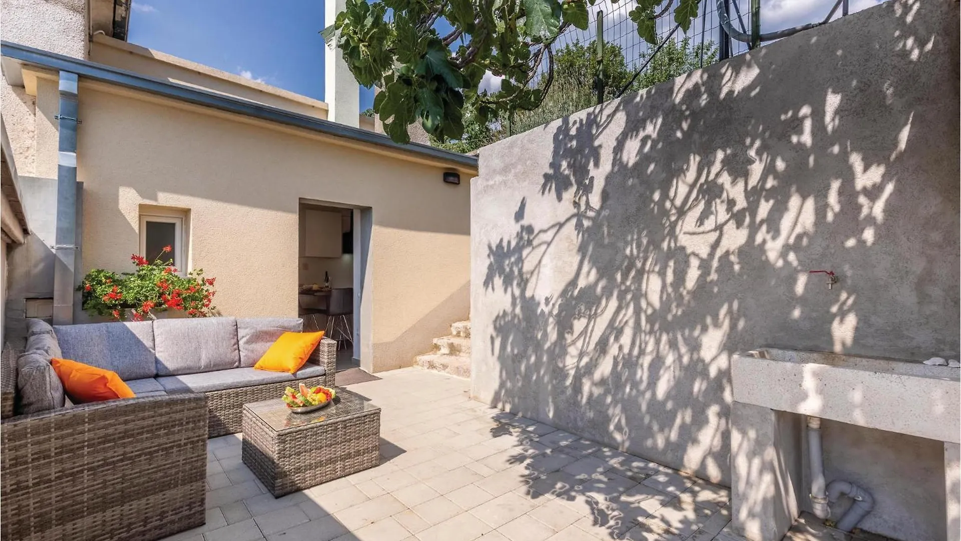 Nice Home In Grmani With Kitchen Smrika 0*,